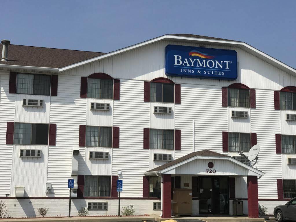 Hotel Baymont By Wyndham Cedar Rapids Extérieur photo